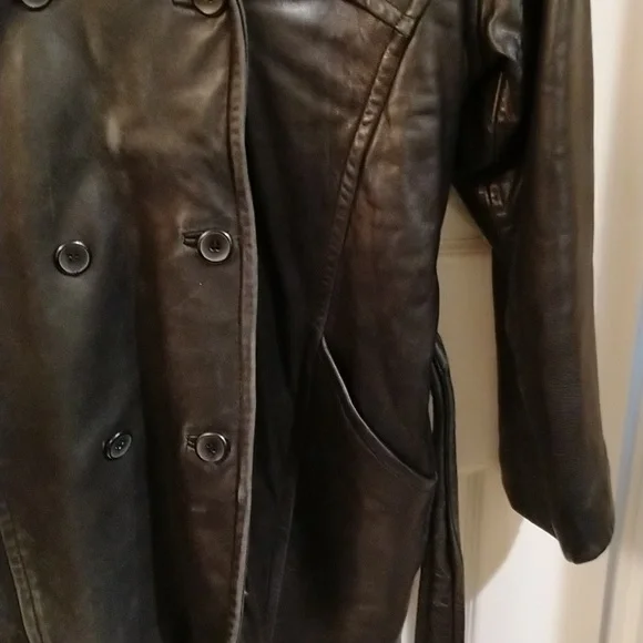 Danier button front belted black leather jacket ladies US size 6 - Picture 6 of 15
